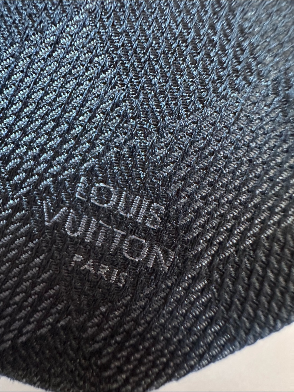LOUIS VUITTON Caravat Black and Charcoal Checker Silk Tie - Picture 3 of 12